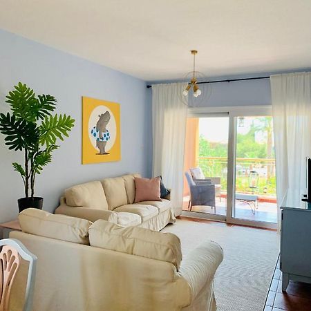 101 Hippo Apartment In Popular Regina Gardens パ フォス エクステリア 写真